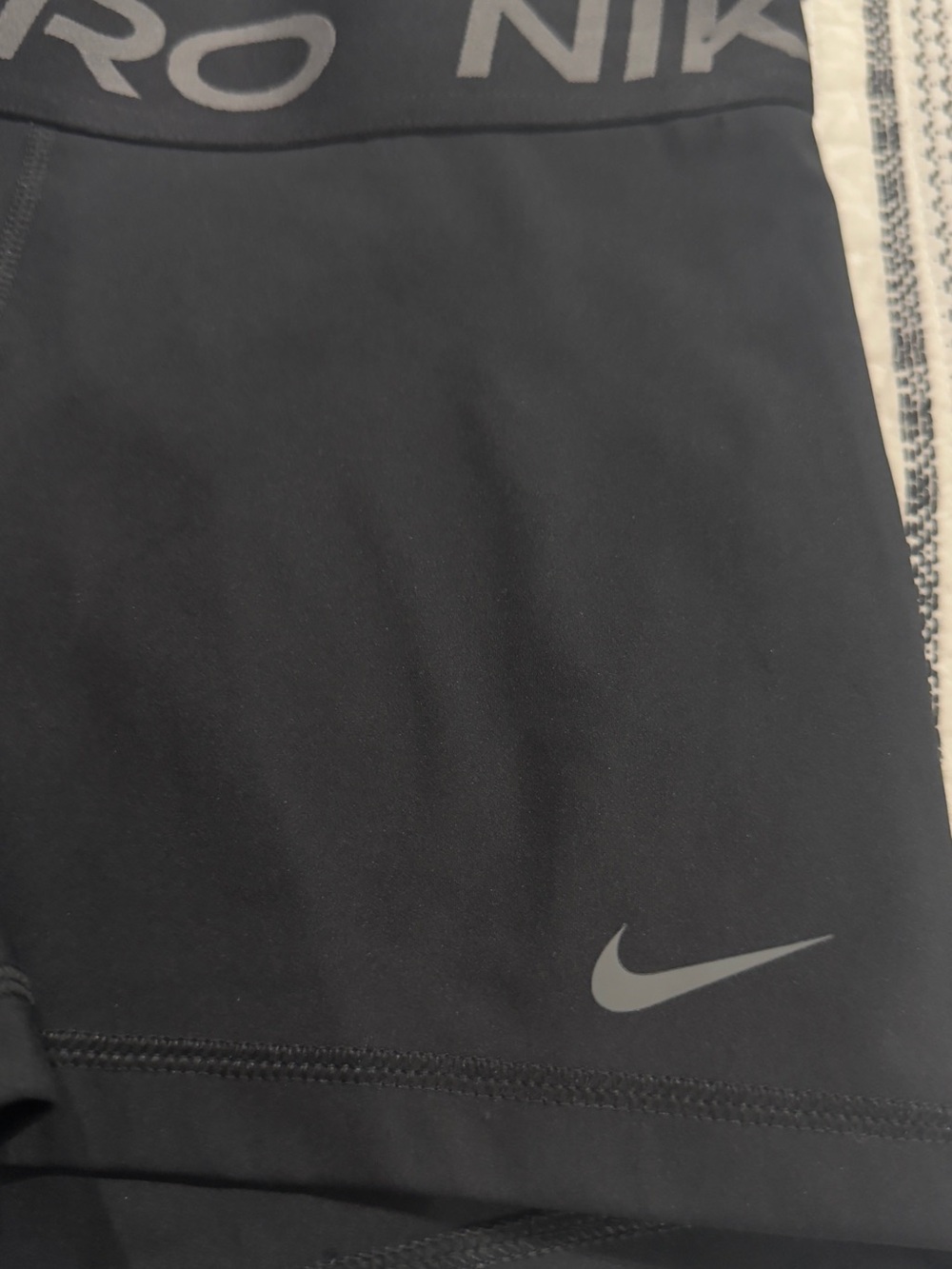 Women's Nike 3" Pro Short - CZ9857-014 Size S NWT - Picture 5 of 6